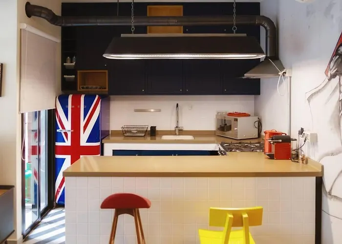 Vintage 2-Br Apt In Ashrafieh W 24 Power